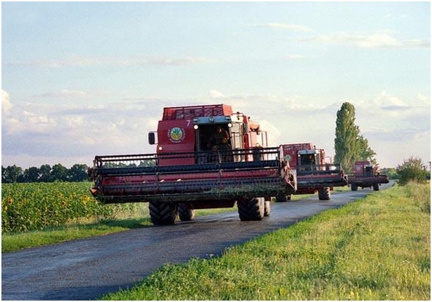 Минтранс России упростил порядок передвижения сельхозтехники по дорогам общего пользования