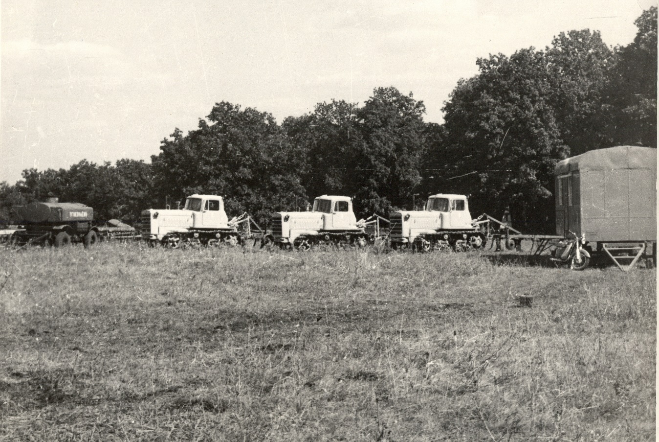 Испытания тракторов ДТ-75 с опытными маслами вахтовым методом, 1975 год