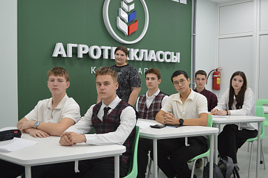 Агротехклассы и стимулы для учителей: как в Самарской области укрепляют «Кадры в АПК»